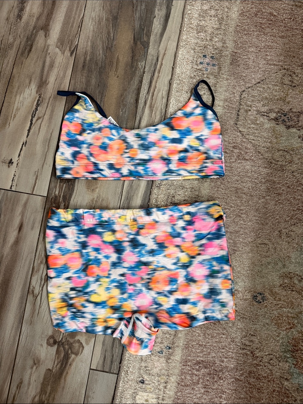 Anthropologie active set